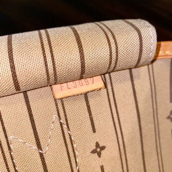 ❌Sold❌Authentic Louis Vuitton Neverfull GM - Picture 10 of 16